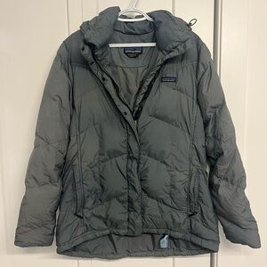 Patigonia Women’s “Down with it” Puffer jacket